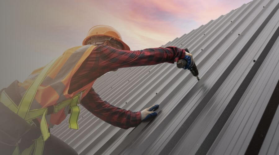 Professional gutter cleaning in Redmond, OR